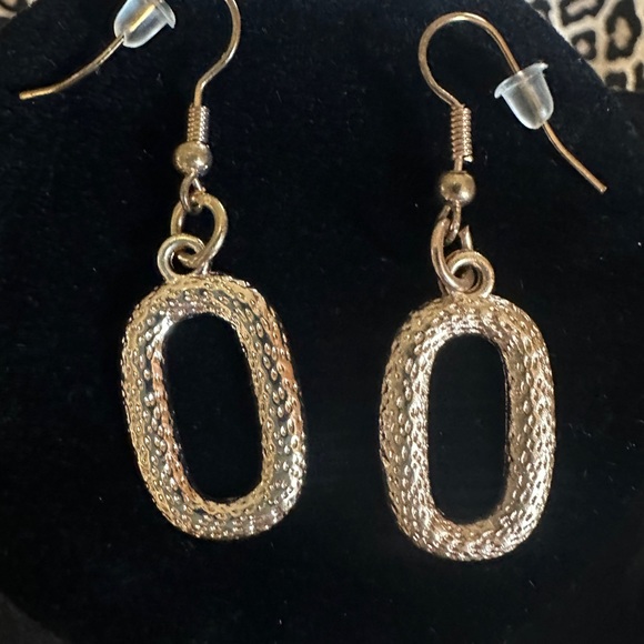 Gold Fashion Necklace w/Earrings - Picture 2 of 7